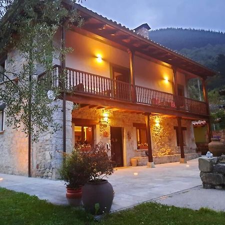 El Papu Colorau Villa Onís Buitenkant foto