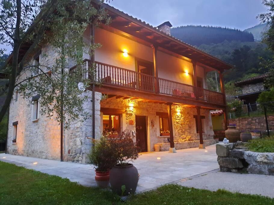 El Papu Colorau Villa Onís Buitenkant foto